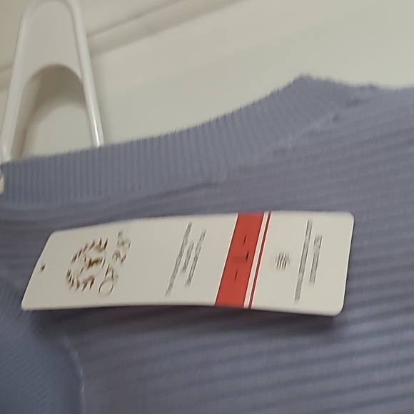 v28 Women Sleeveless High Neck Turtleneck - Picture 6 of 6